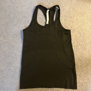 EUC lululemon swiftly tech racerback size 8 black